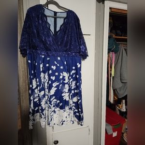 Floral V neck plus (size 22) dress